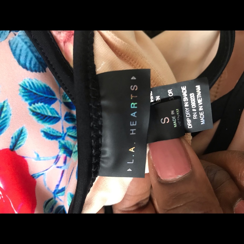 LA HEARTS One piece swimsuit ❤️❤️ - Picture 6 of 6